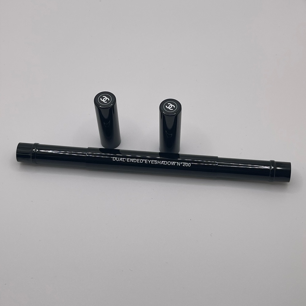CHANEL - N°200 Dual-Ended Eyeshadow Brush - Picture 2 of 3